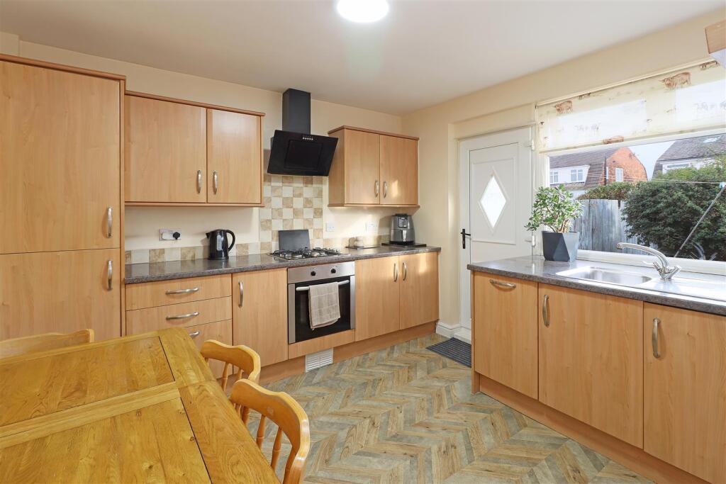 Warkdale Avenue, Blyth photo 3