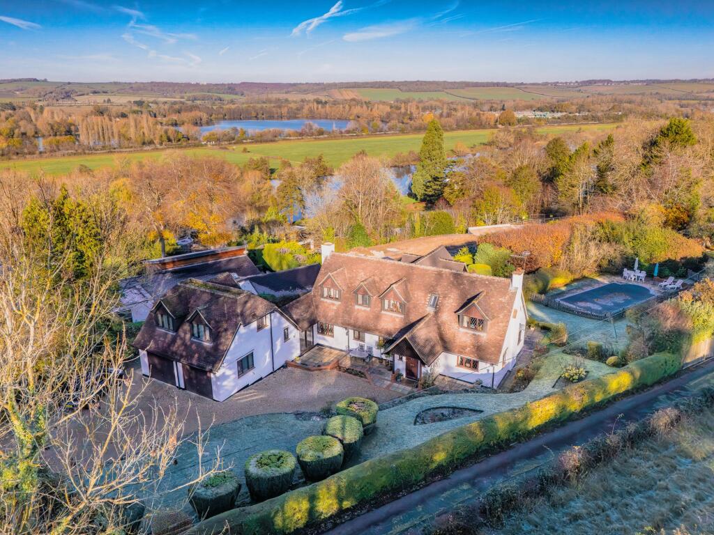 Main image of property: Stonehouse Lane, Cookham, SL6