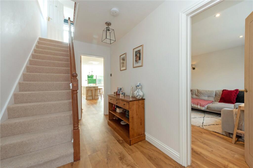 House in Southampton - More