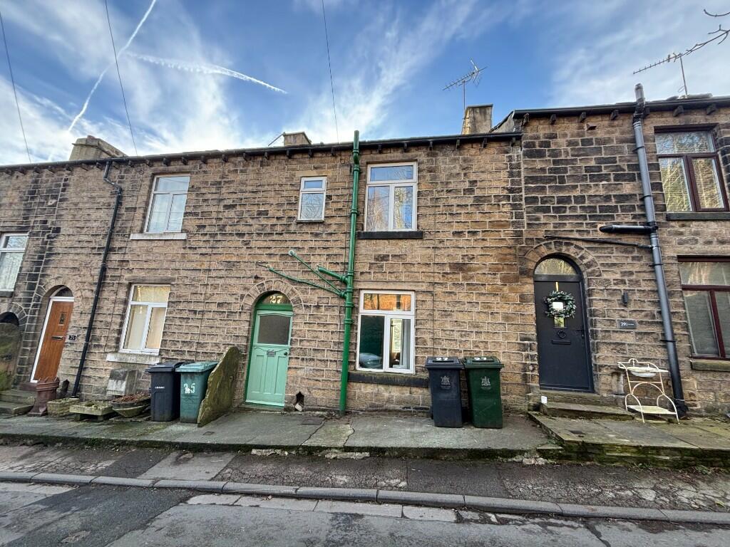 Main image of property: Moor Edge, BD16