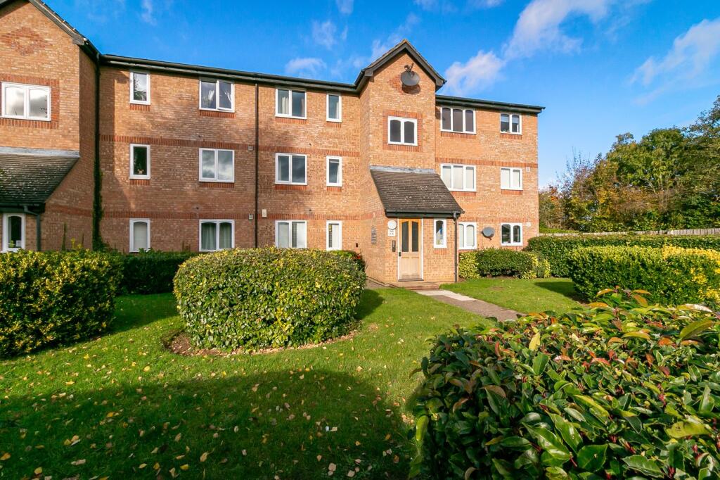 Main image of property: Wedgewood Road, Hitchin, SG4