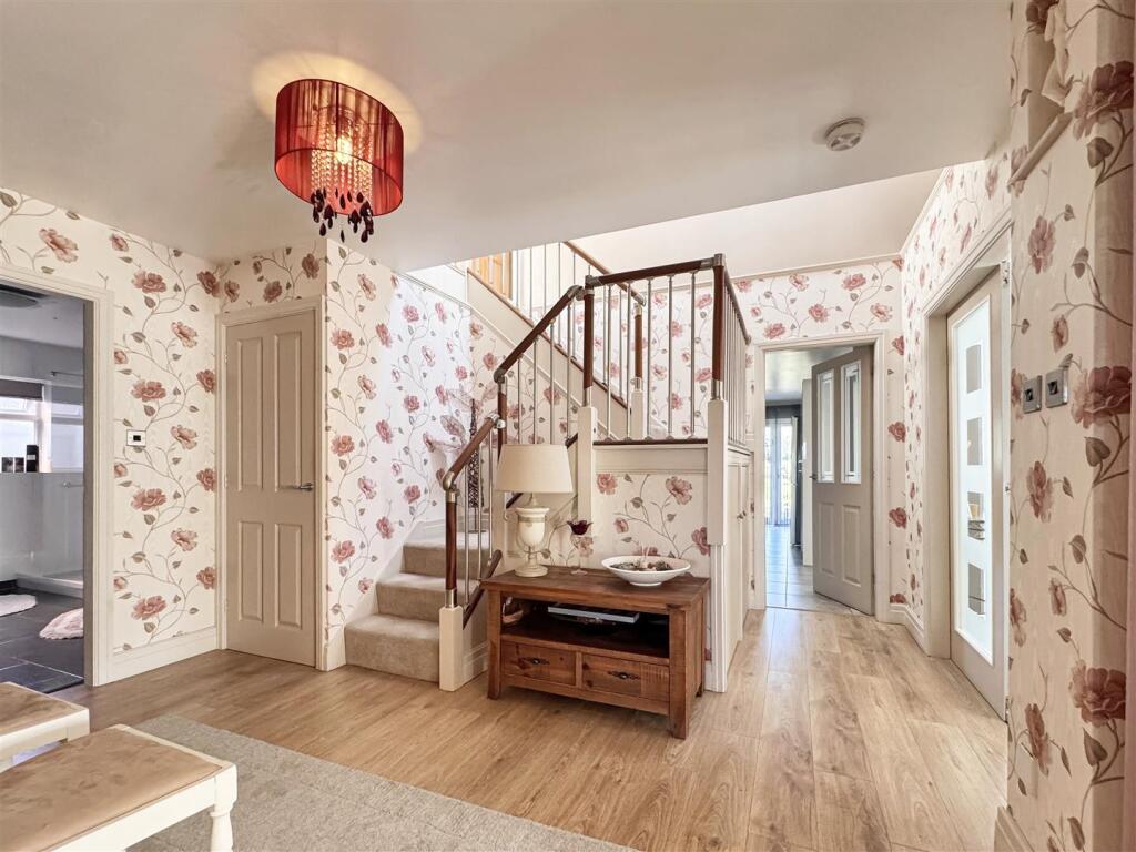 Windermere Drive, Croft. photo 4
