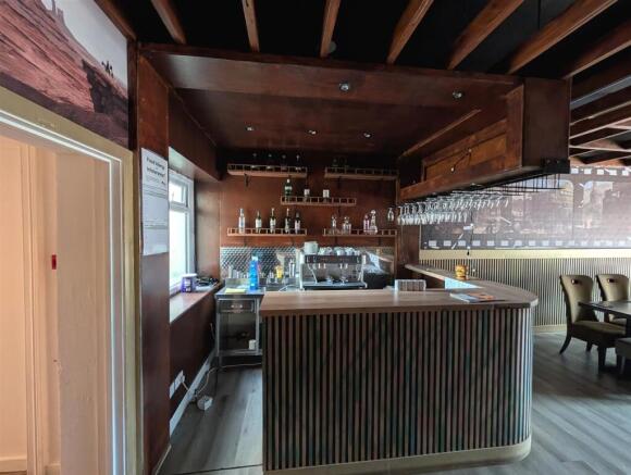 05-fitted-bar.jpg