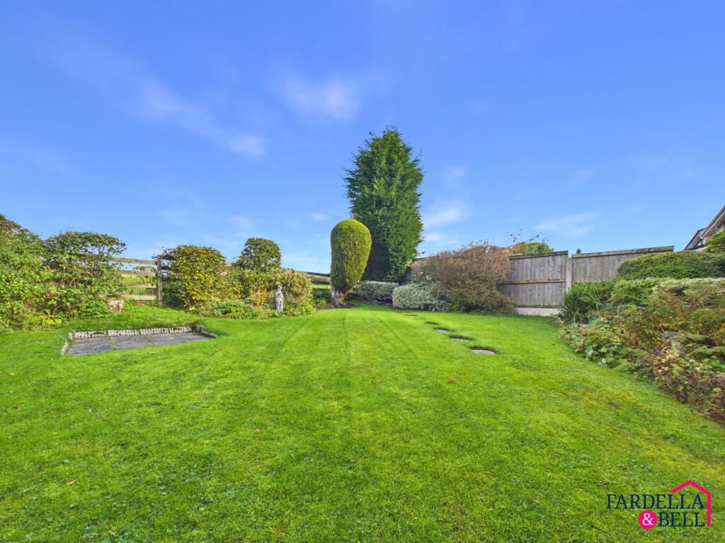 Woodside Road, Simonstone, BB12 photo 3