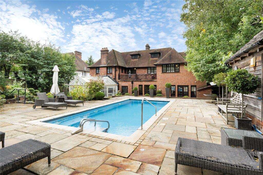 Main image of property: Winterstoke Gardens, London, NW7