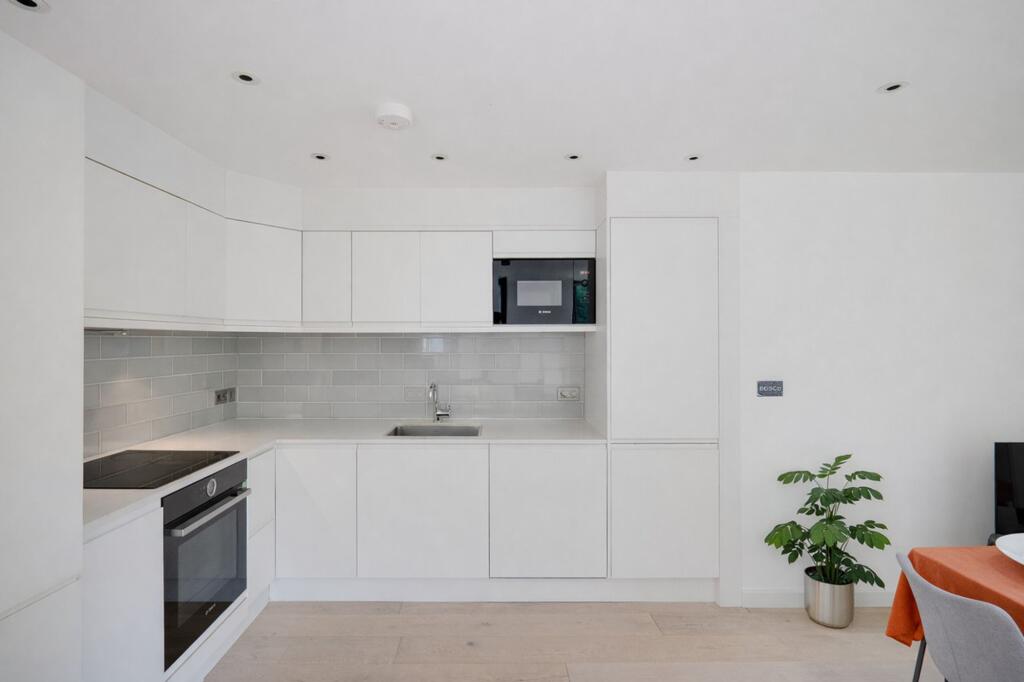 Apartment in London - More