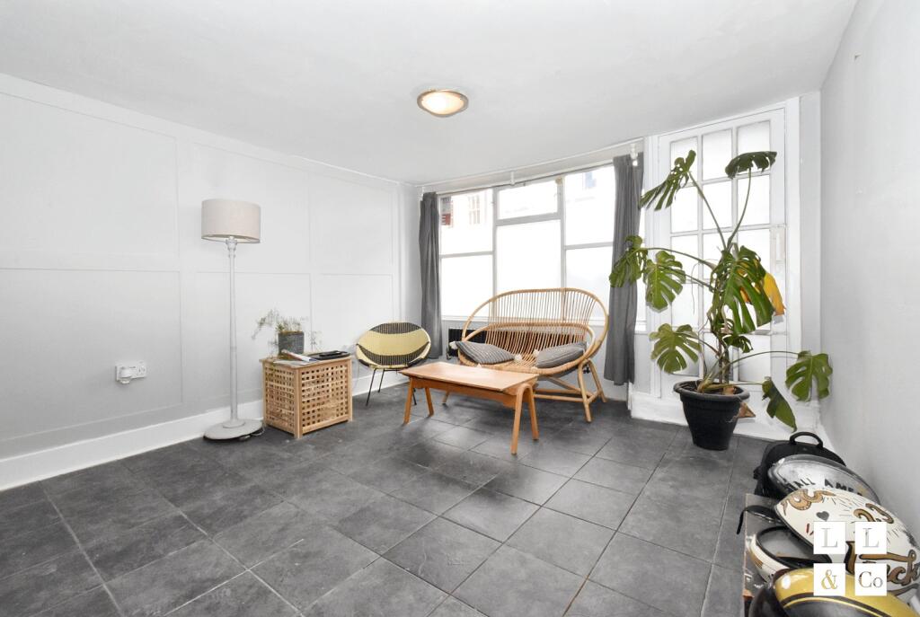 Main image of property: Broad Street, Penryn, TR10