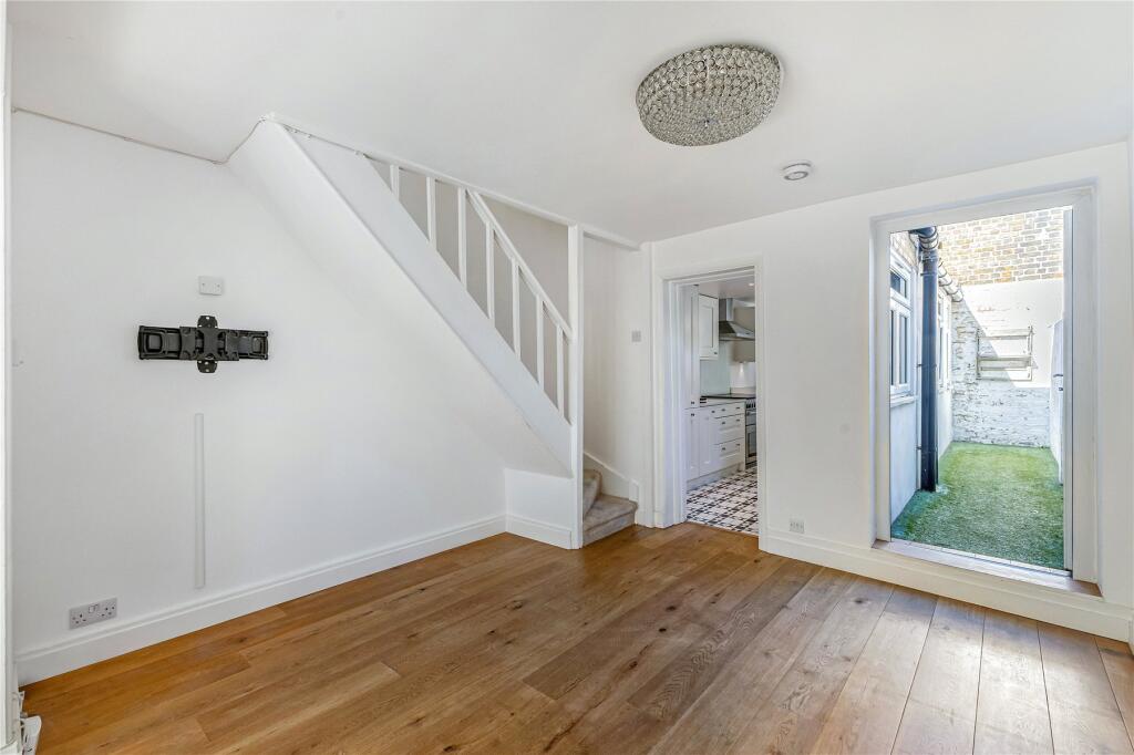 House in Twickenham - View 4