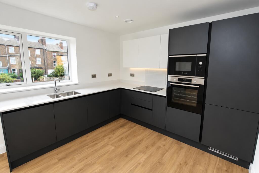 Apartment in Canterbury - View 4