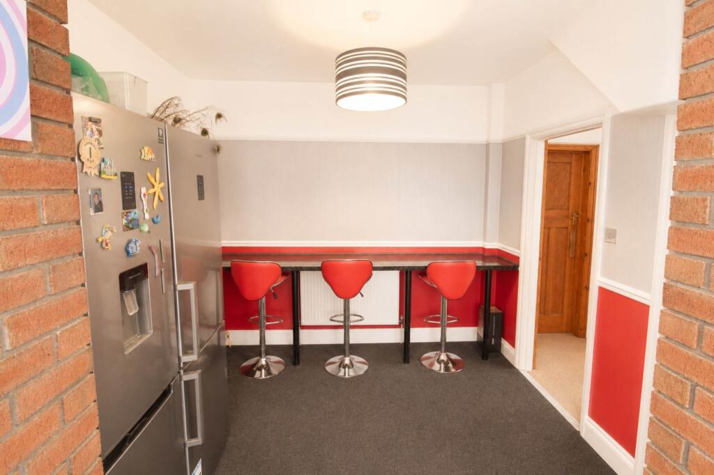 House in Weston-super-Mare, Milton - More