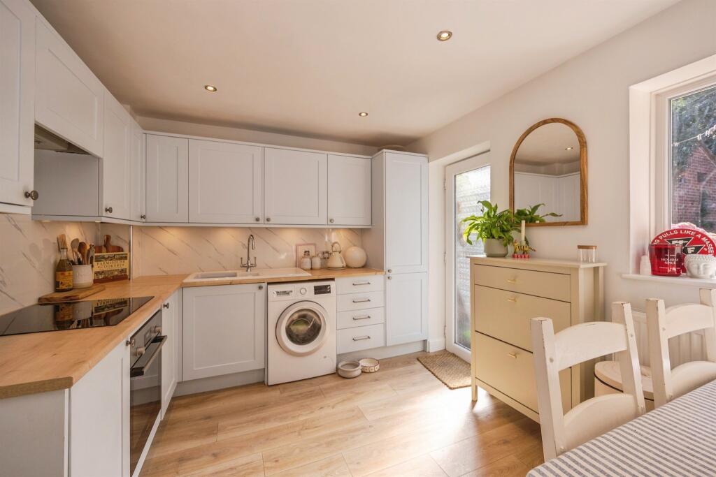 House in Havant, Hampshire - View 3