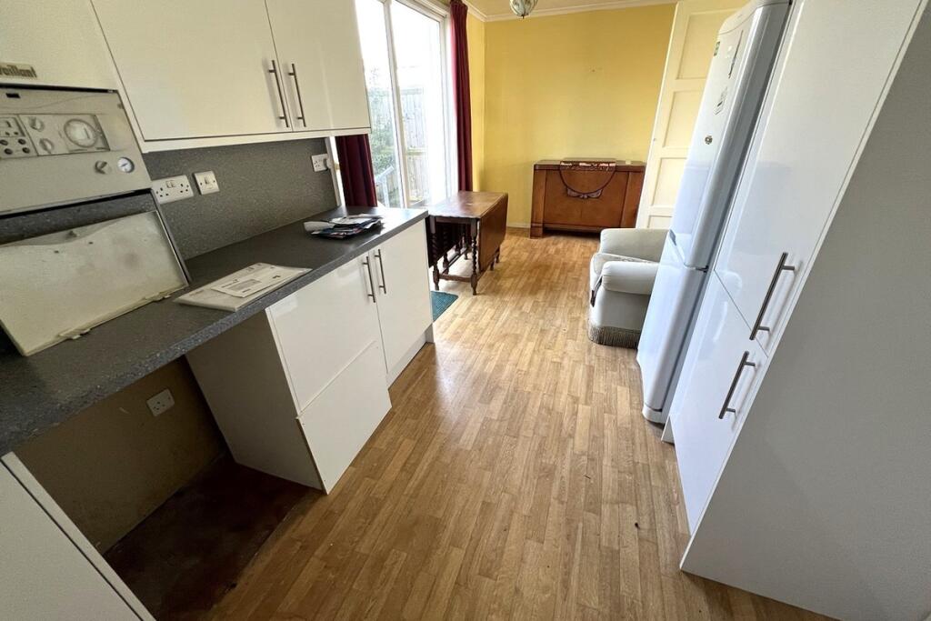 Main image of property: Newbolt Road, Paulsgrove, Portsmouth, Hampshire, PO6 4JQ