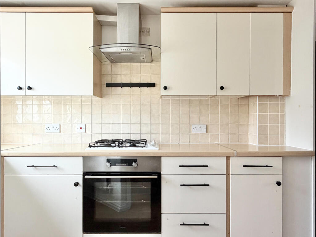 House in Pitstone, Castlemead - More