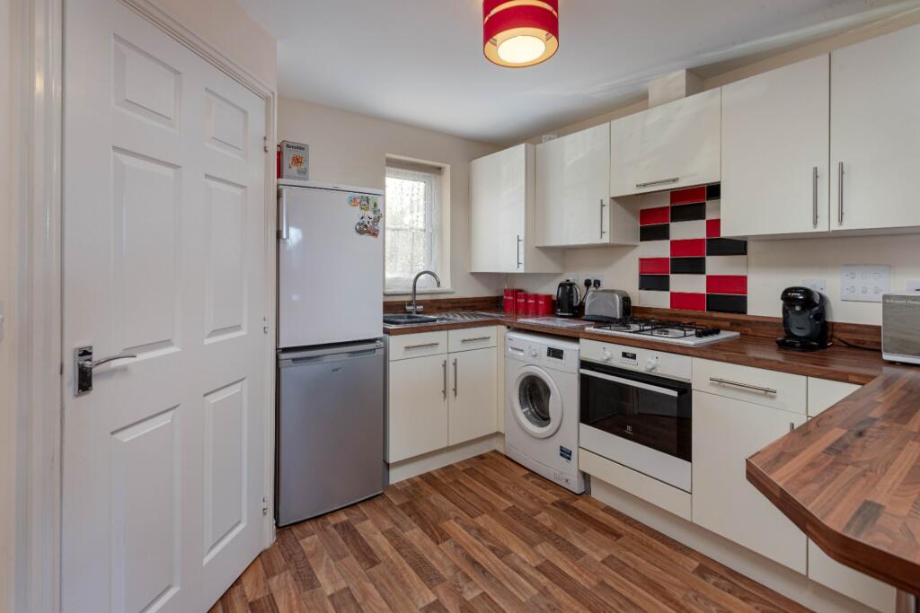 St. Cuthberts Close, Catterick Garrison photo 3