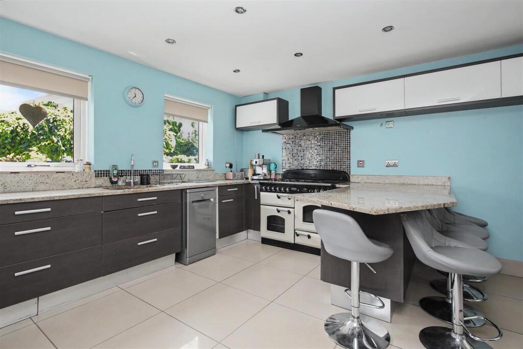 NN14 Kinewell Close, Ringstead - View 5