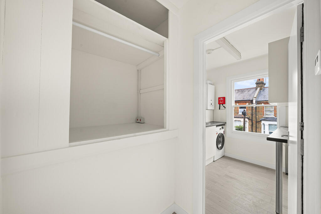 Apartment in London - More