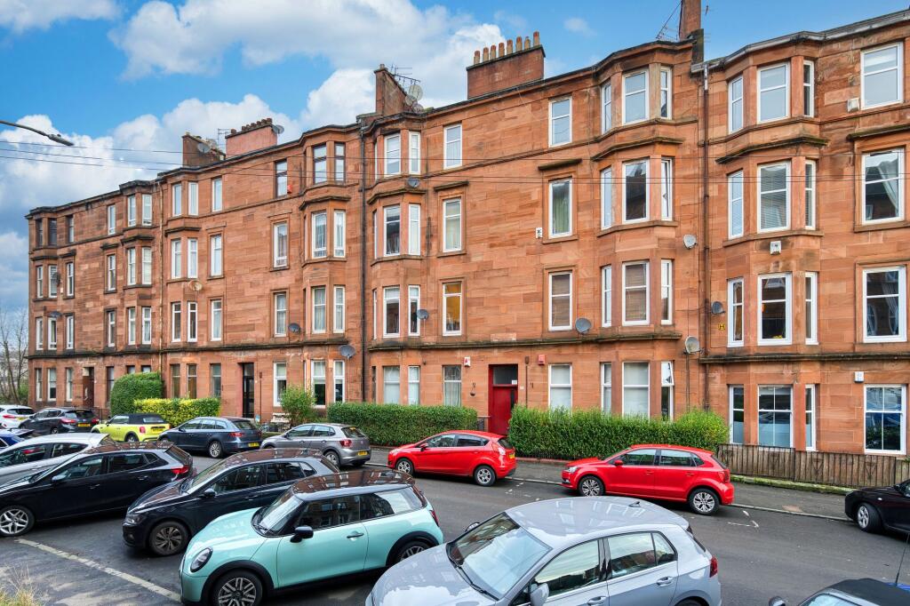 Main image of property: 44 Bolton Drive, Flat 1/2, Mount Florida, Glasgow, G42 9DR