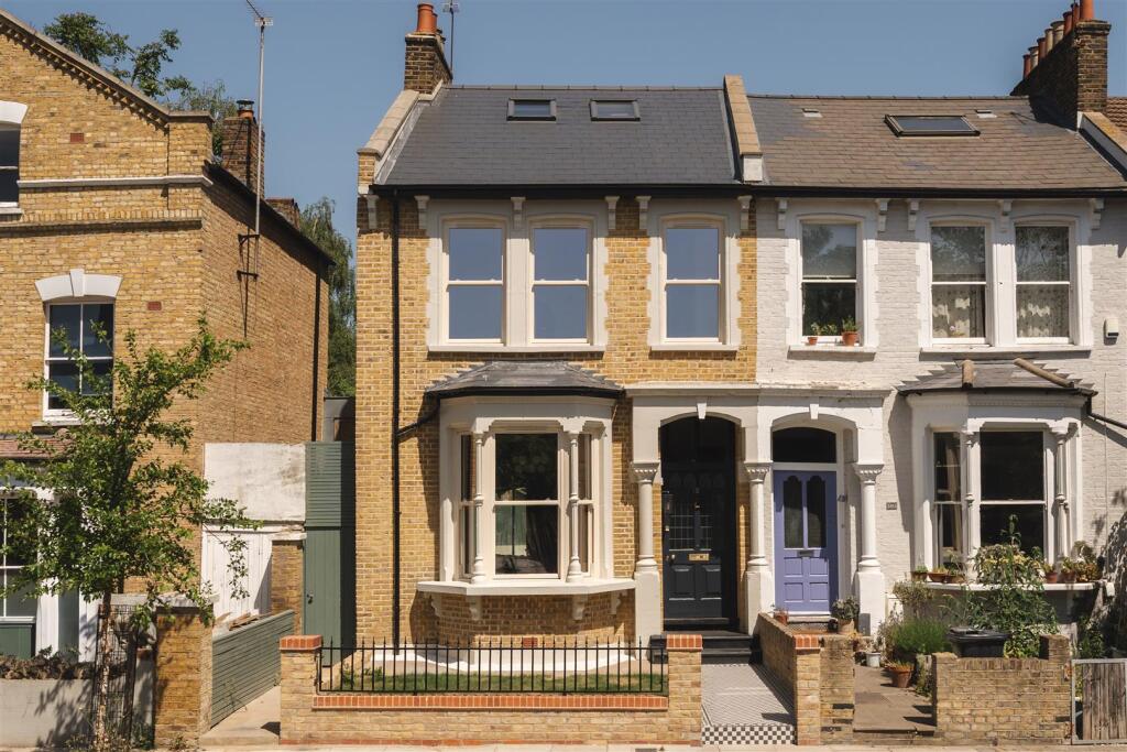 House in London - View 2