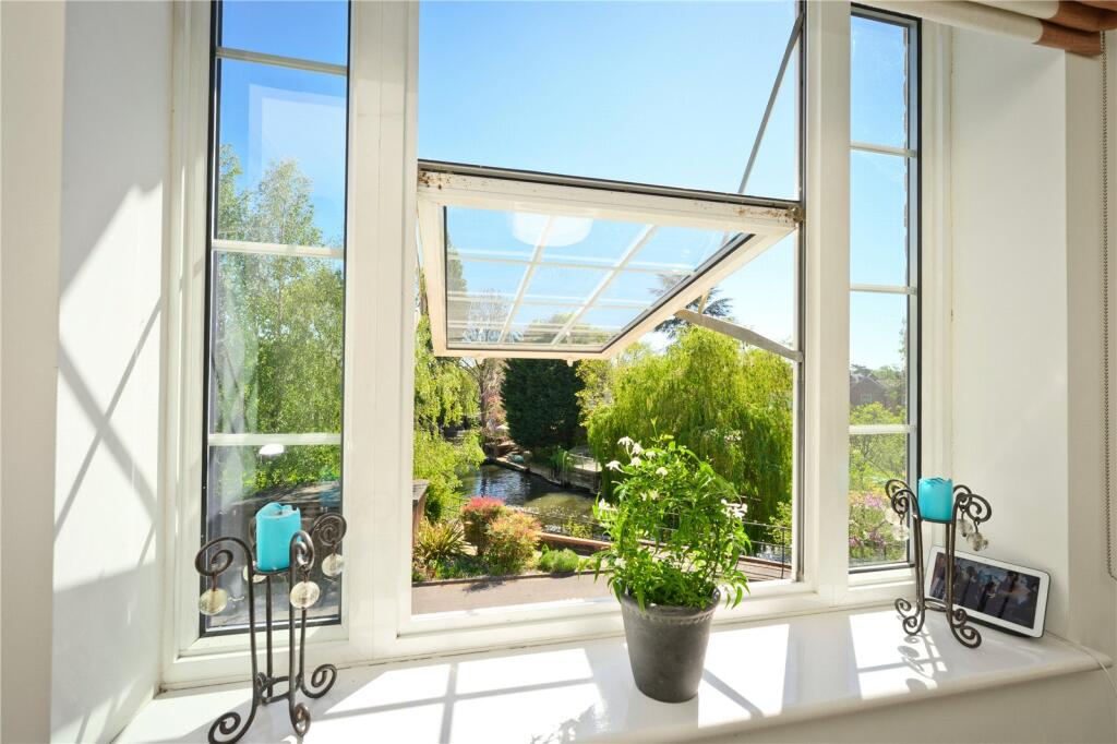 Apartment in Kingston upon Thames - View 5