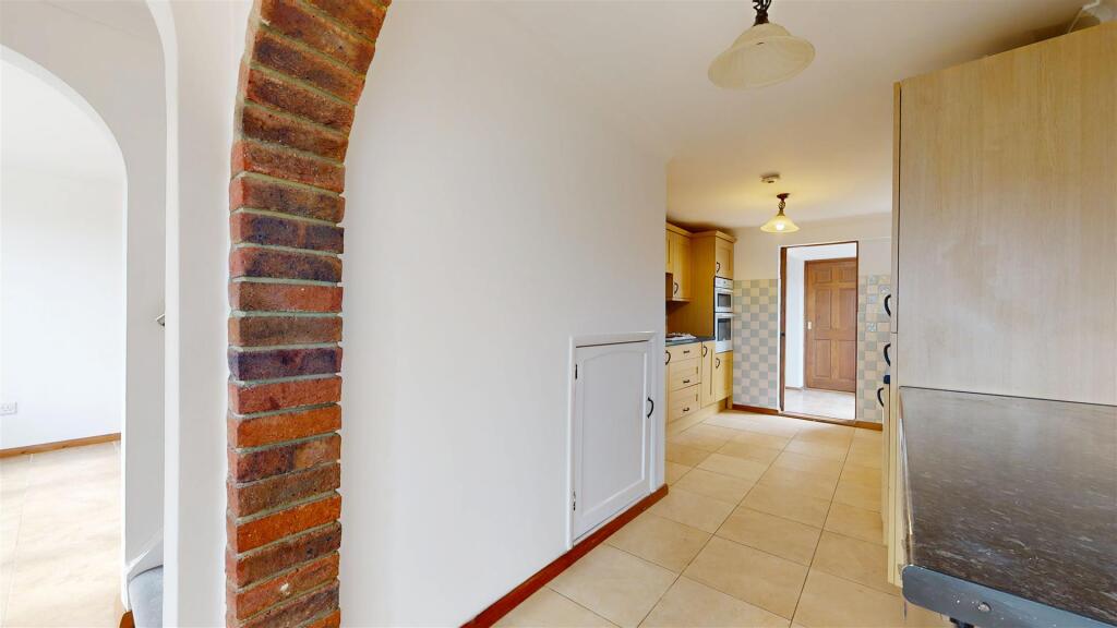 House in Milton Keynes, Old Bletchley, West Bletchley - View 5