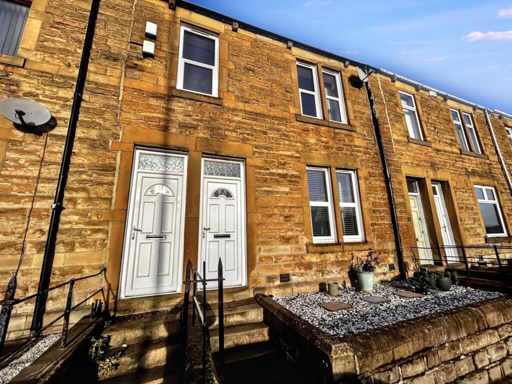 2-bed flat on 1, Greenfield Terrace, £90,000