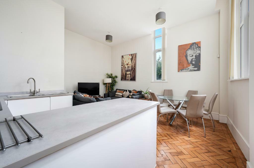 Apartment in Salford, Greater Manchester - View 4