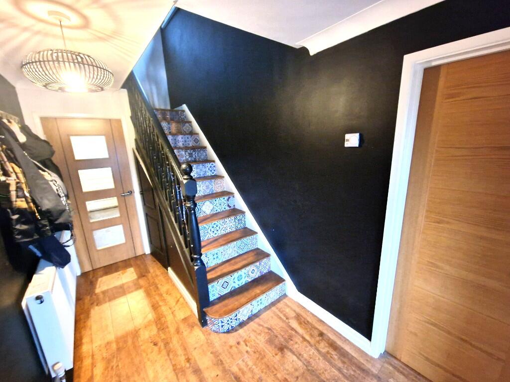 Beechwood Close, NEWBRIDGE, NP114NX photo 2