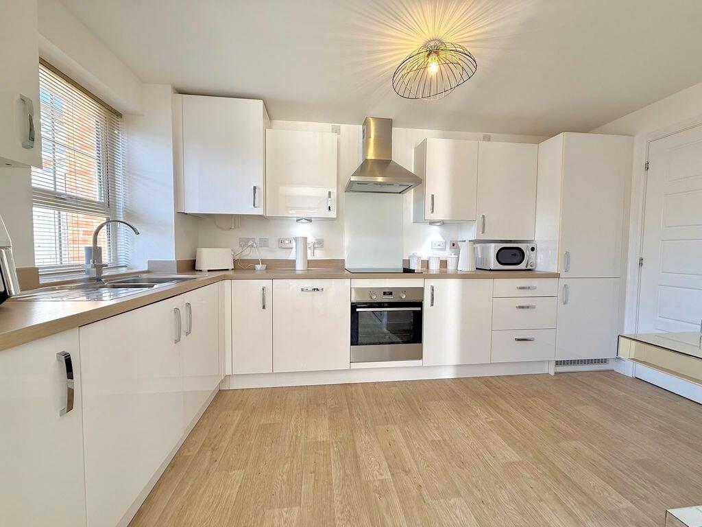 House in Dunstable, Central Bedfordshire - View 2