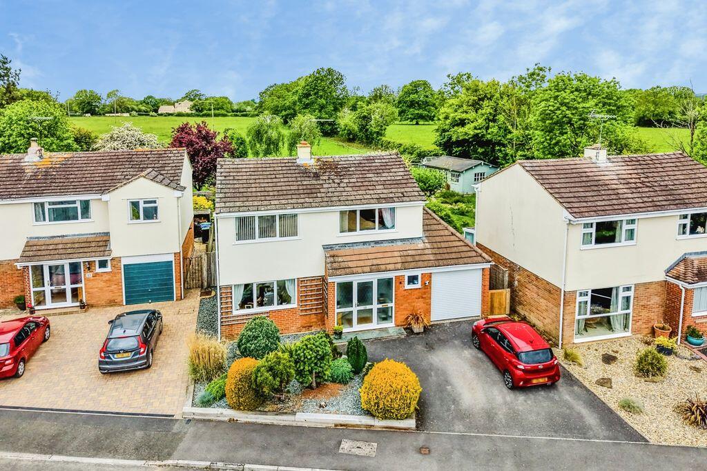 4-bed detached on Derry Park, Minety, Wiltshire, £475,000