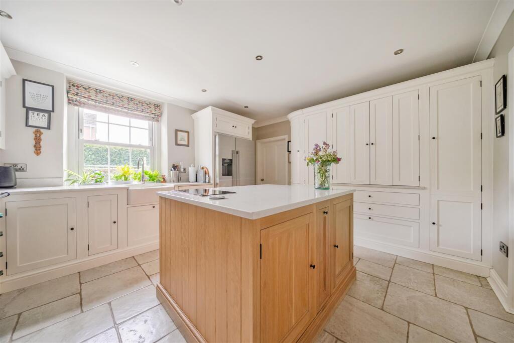 Dolphin Cottage, 1 High Street, Clive, Shrewsbury, Shropshire, SY4 3JL photo 4