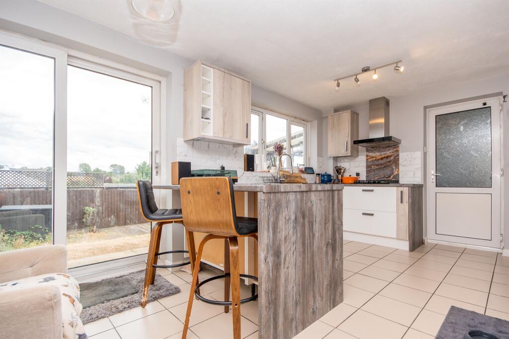 House in Desborough, North Northamptonshire - View 4