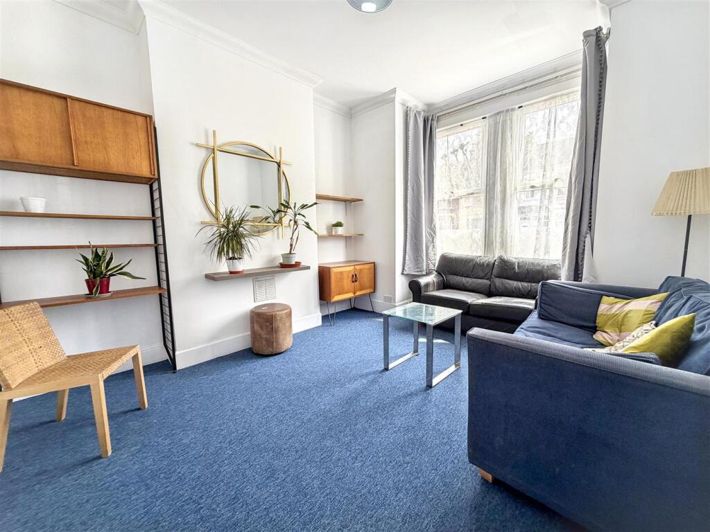House in London, Plaistow - View 2
