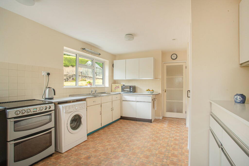 House in Gloucester - View 5