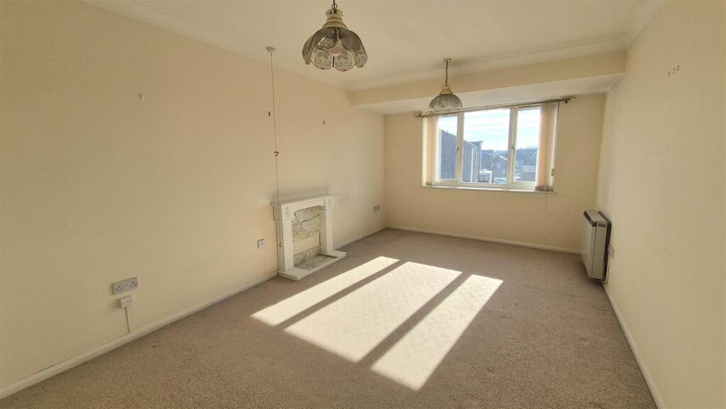 Apartment in Luton - View 5