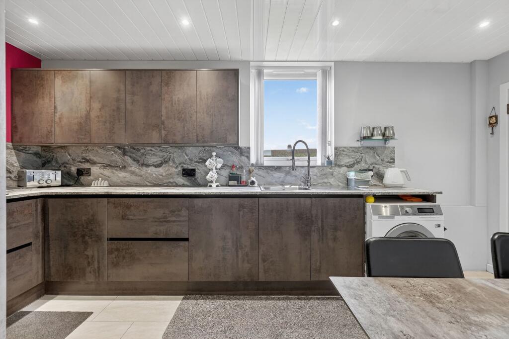 41 Loudoun Avenue, Galston, KA4 8DD photo 4
