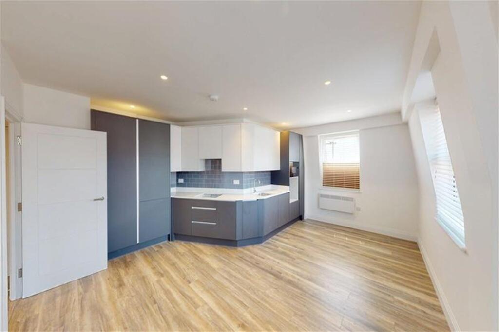 Main image of property: High Road, South Woodford, E18