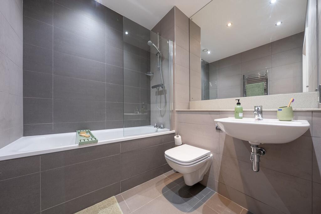 Apartment in Manchester - View 3