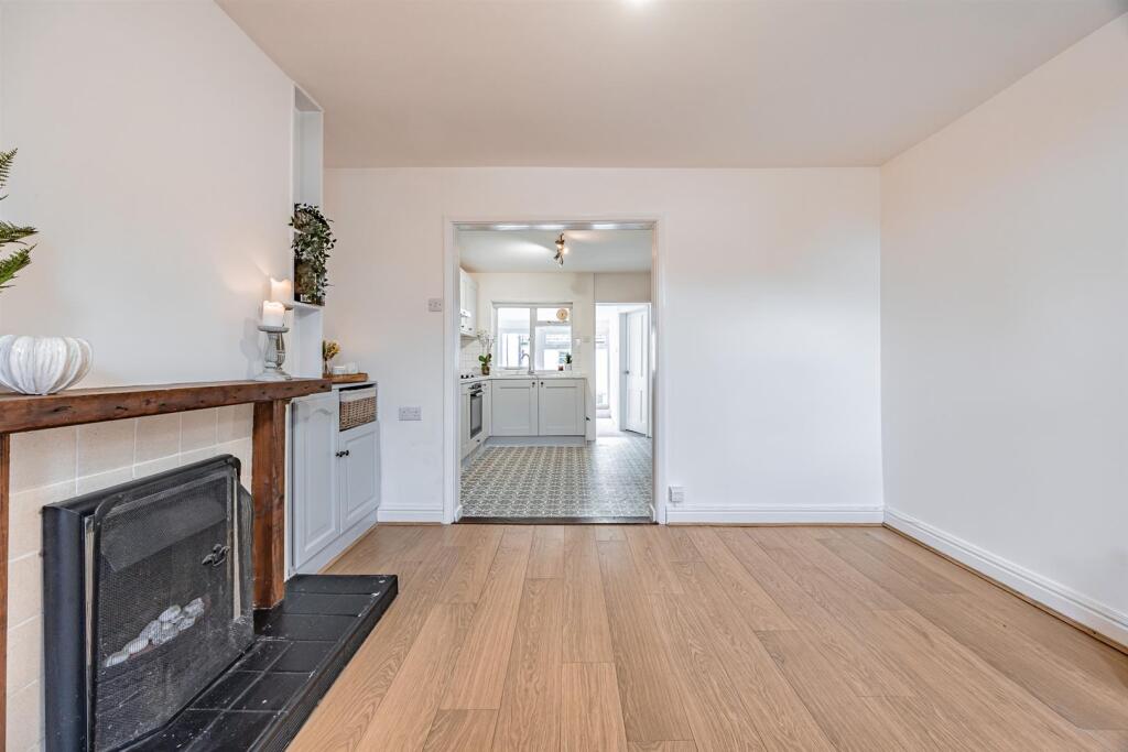 141 Hartford Road, Davenham, CW9 8JF photo 4