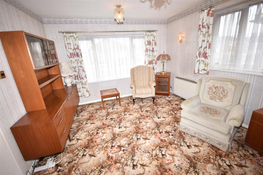 House in North Kesteven, North Hykeham - View 4