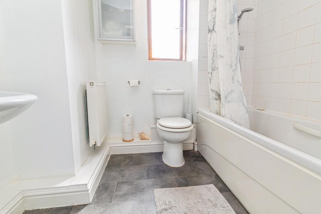 Apartment in Milton Keynes, Broughton and Milton Keynes - More