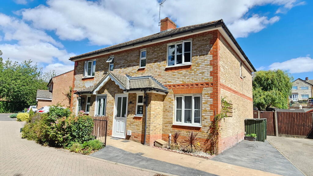 Main image of property: Rosemoor Gardens, Newbury, RG14 2FG