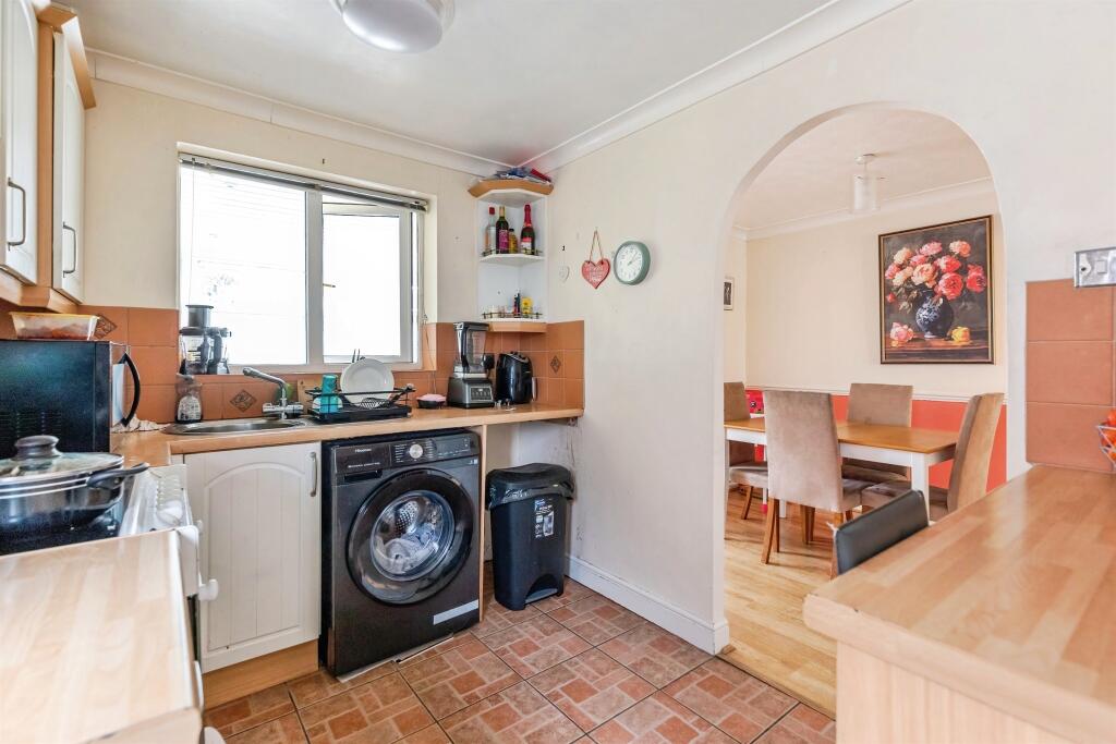 House in Wellingborough, Glenvale Park - View 3