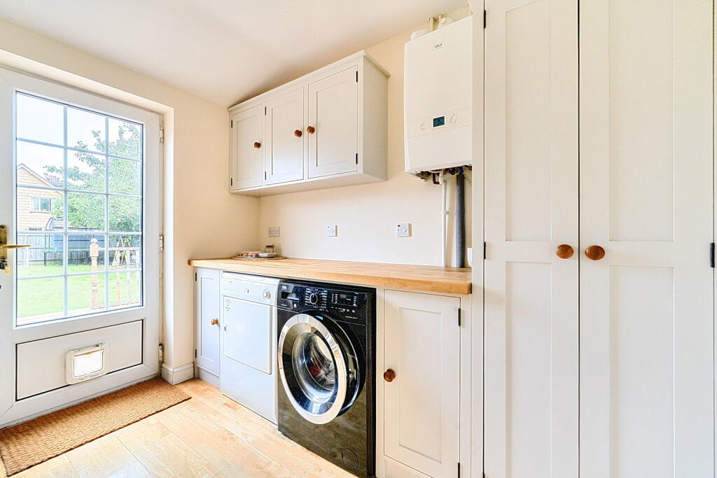 House in Swindon, Melksham - More
