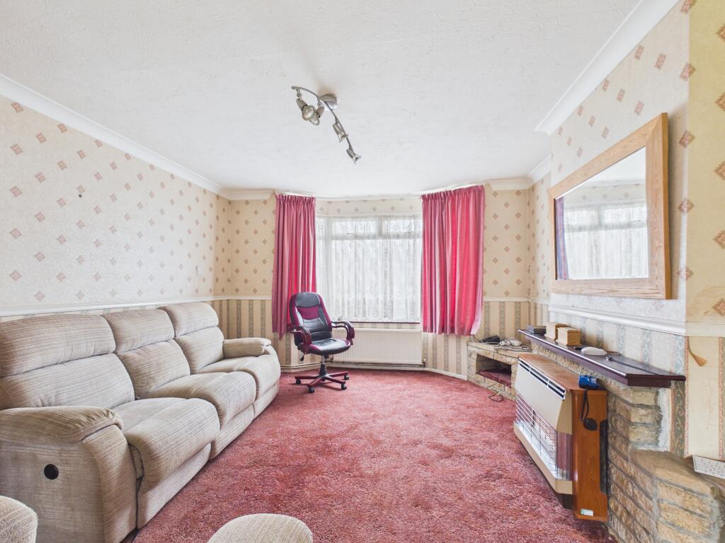 Priors Road, Tadley, RG26 - View 2