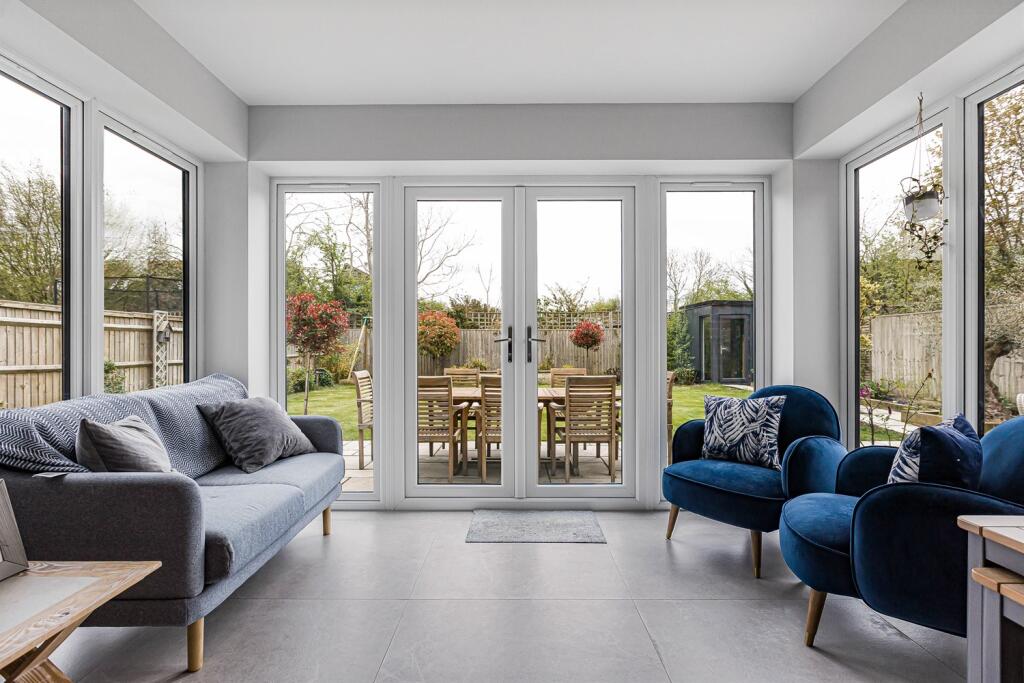 House in South Oxfordshire, Towersey - More