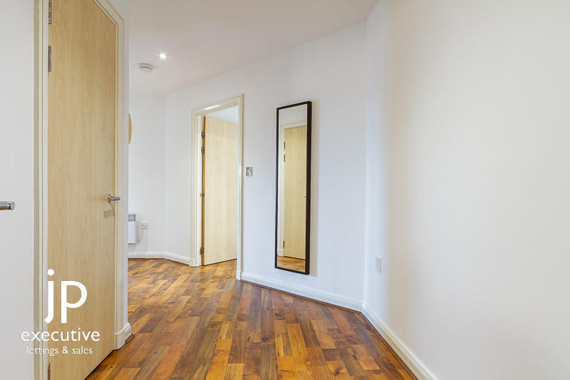 Apartment in Cardiff - More