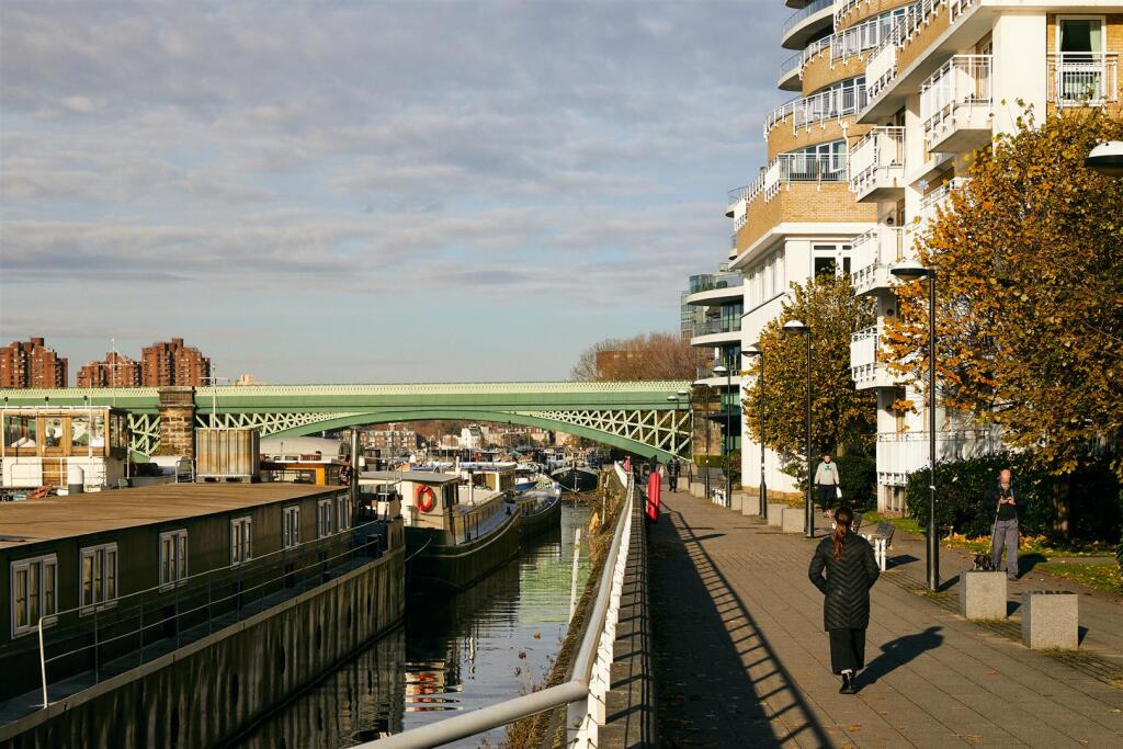 Mooring at Oyster Pier, Battersea, SW11 photo 5