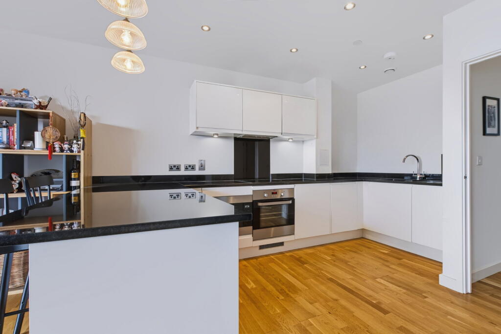 Apartment in London - View 4