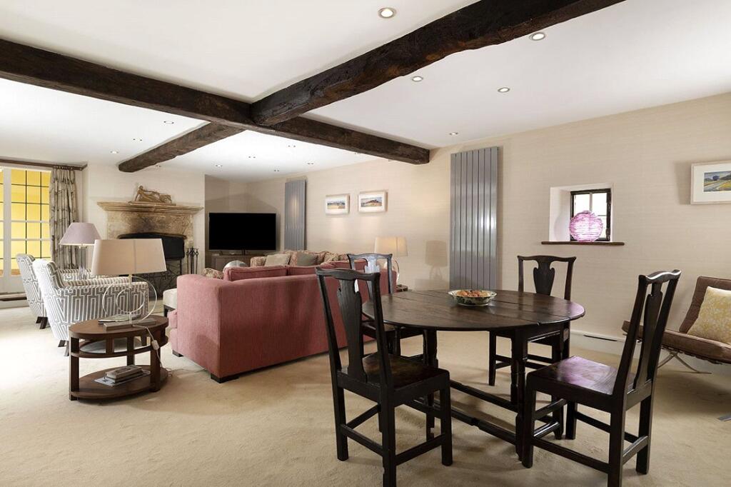 House in Worcester - View 5