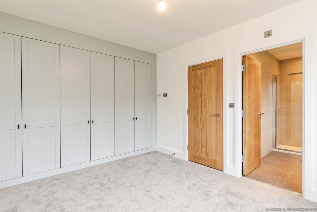 House in Tonbridge - More